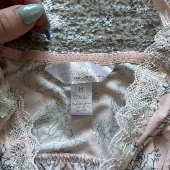 Marilyn Monroe Womens M Babydoll Lingerie Camisole Cami Stretchy Lace Lounge - Picture 8 of 9